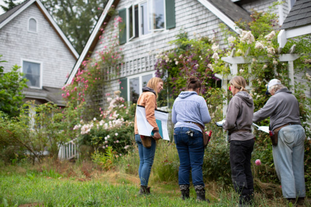 Il team Floret visita i giardini di rose di Anne Belovich e cerca di identificare le piante